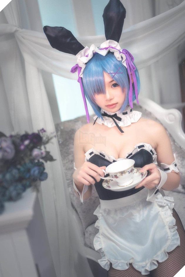 Lại bỏng mắt với cosplay nàng hầu Rem cực gợi cảm trong Re:Zero