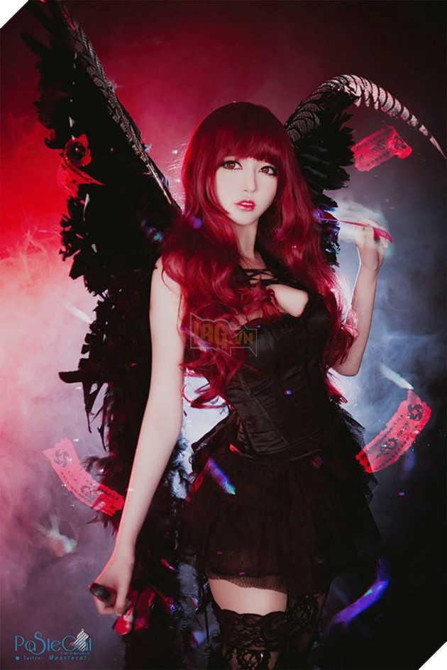 BnS: Cosplay Nữ Thuật Sư trong bộ cánh Thiên Thần Đen huyền ảo hút hồn game thủ