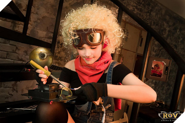 Liên Quân Mobile: Cùng ngắm nhìn bộ ảnh cosplay bé Roxi tuổi teen cực xinh