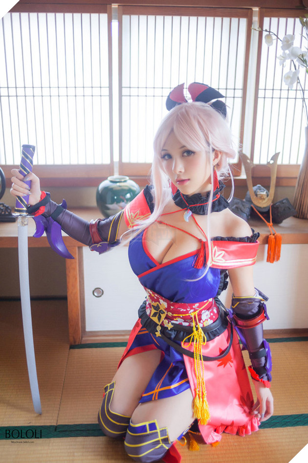 Lại bỏng mắt với cosplay Saber của người đẹp Hạ Mĩ Tương