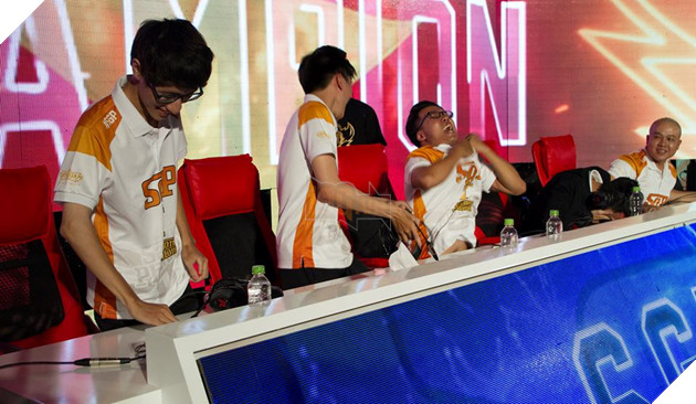 LQM: Những khoảnh khắc đáng nhớ nhất trong giải đấu ĐTDV Mùa Xuân 2018 40