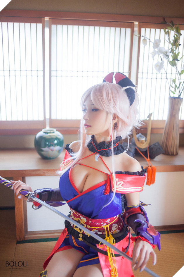 Lại bỏng mắt với cosplay Saber của người đẹp Hạ Mĩ Tương