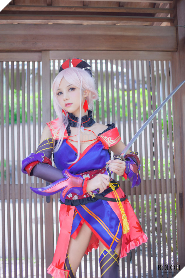 Lại bỏng mắt với cosplay Saber của người đẹp Hạ Mĩ Tương