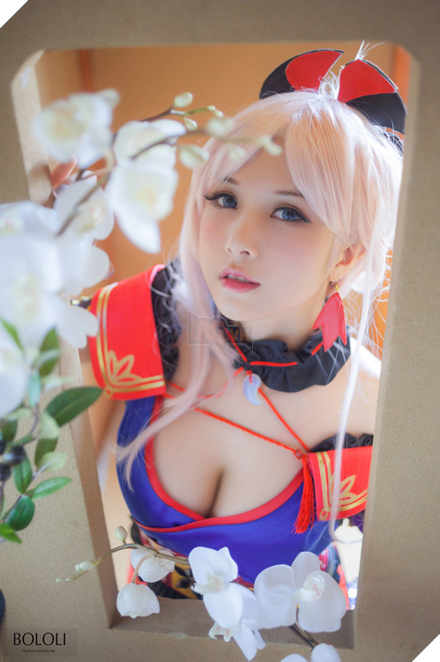 Lại bỏng mắt với cosplay Saber của người đẹp Hạ Mĩ Tương