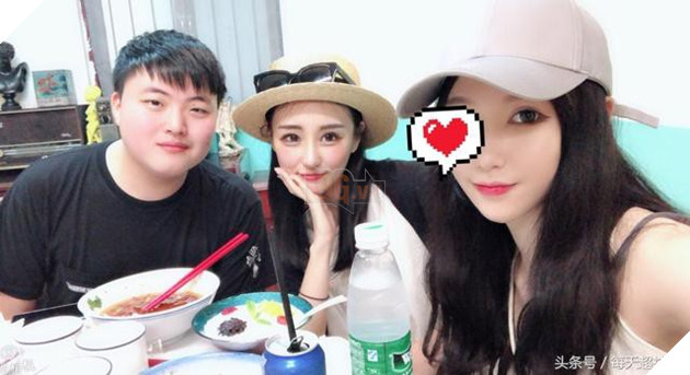 
Từ trái qua: RNG.Uzi, Bạn gái RNG.Uzi – Aomi, bạn gái RNG.Ming
