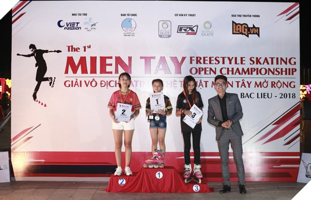 Những gương mặt xuất sắc nhất trong giải vô địch patin nghệ thuật miền Tây mở rộng 2018 11