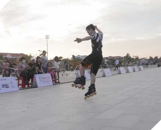 Những gương mặt xuất sắc nhất trong giải vô địch patin nghệ thuật miền Tây mở rộng 2018 19