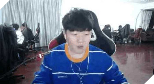 Rookie livestream trả lời việc miễn nghĩa vụ quân sự của Faker
