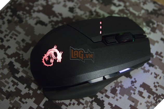 Trên tay nhanh chuột chơi game không dây MSI Clutch GM70 29