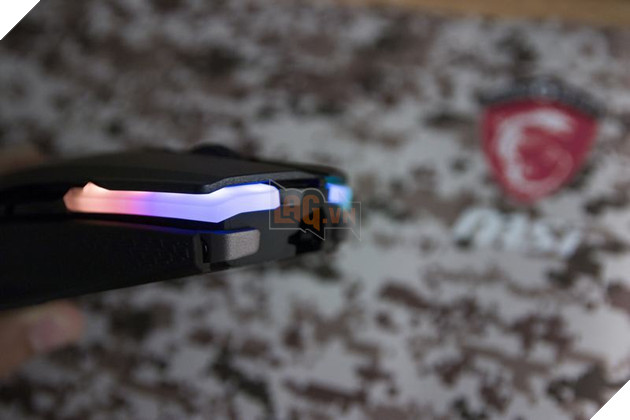 Trên tay nhanh chuột chơi game không dây MSI Clutch GM70 28