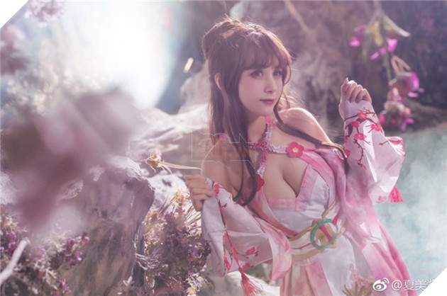 Cùng ngắm cosplay Manh Vũ OL cực gợi cảm đến từ người đẹp Hạ Mỹ Tương