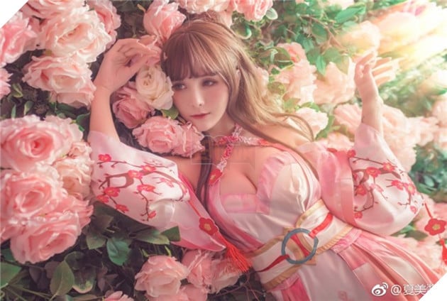 Cùng ngắm cosplay Manh Vũ OL cực gợi cảm đến từ người đẹp Hạ Mỹ Tương