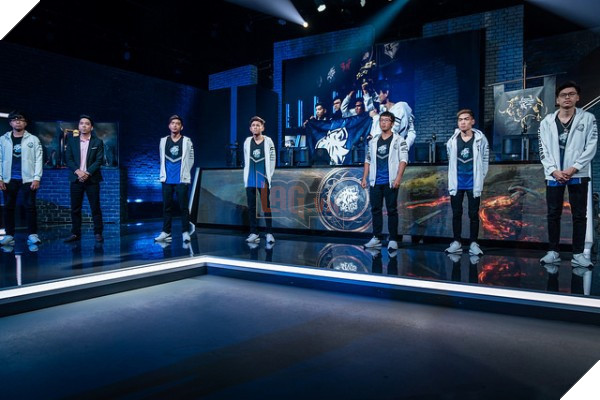 Fan hâm mộ quốc tế nói gì về chiến thắng của EVOS trước SUP: Do họ ăn phở à?