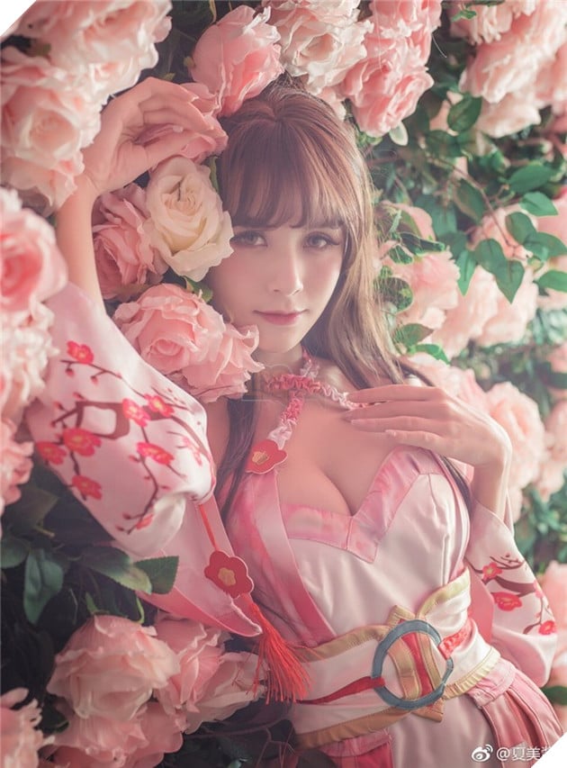 Cùng ngắm cosplay Manh Vũ OL cực gợi cảm đến từ người đẹp Hạ Mỹ Tương