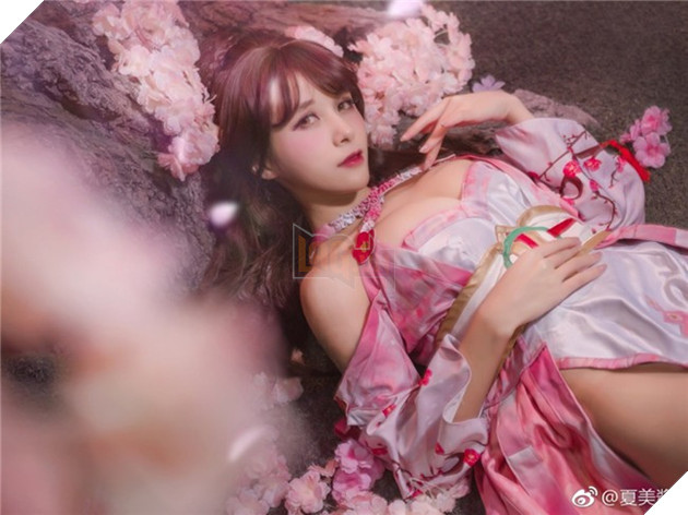 Cùng ngắm cosplay Manh Vũ OL cực gợi cảm đến từ người đẹp Hạ Mỹ Tương