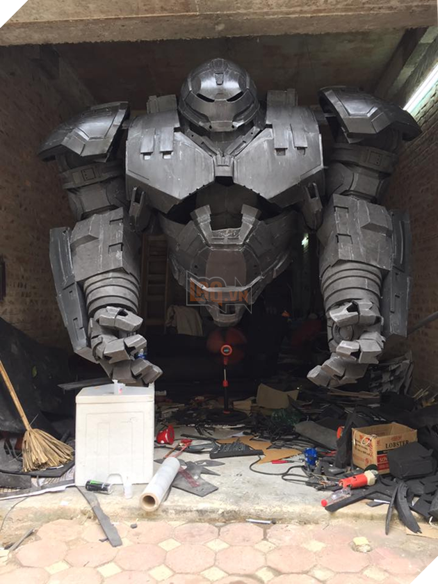 Mê sáng tạo, chàng trai Việt cho ra đời bộ giáp Hulkbuster siêu hoành tráng - Ảnh 4.