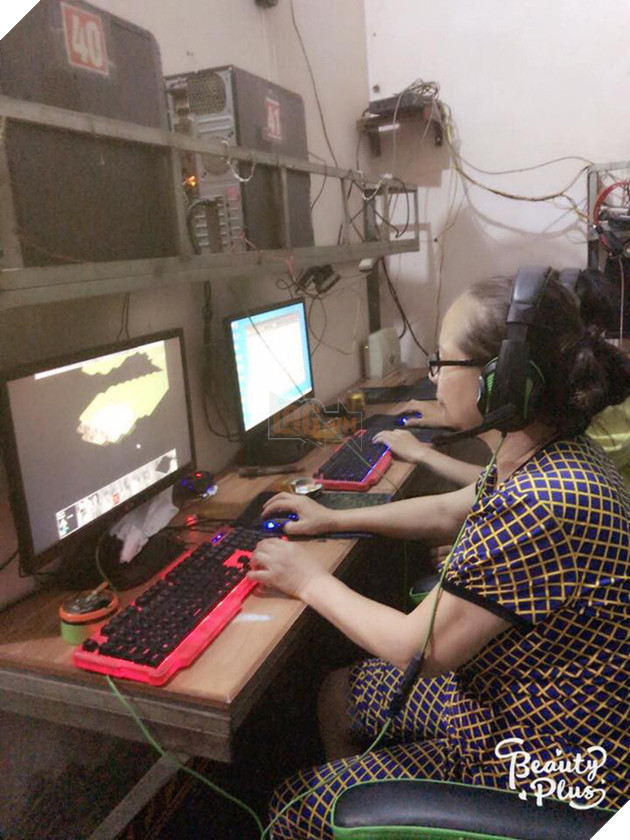 Khâm phục nữ game thủ lão làng nhất Việt Nam, ngoài 60 tuổi vẫn “đánh chế” như thường