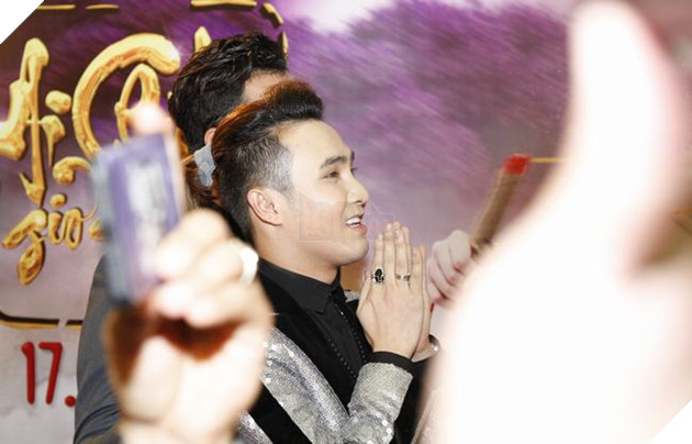 Cảm xúc của nam diễn viên khi xem lại hậu trường "Ai Chết Giơ Tay"