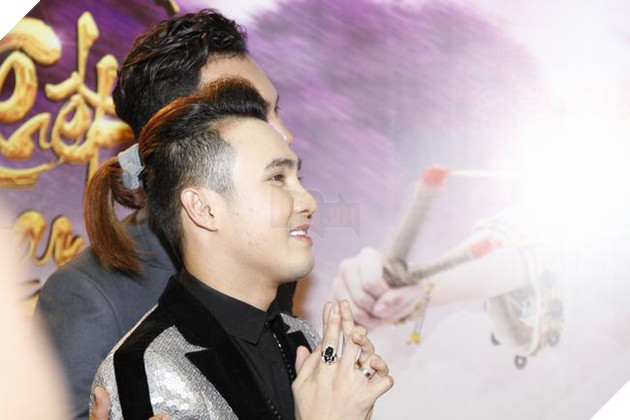 Niềm vui đón sinh nhật tuổi 25 bên gia đình và bạn bè của Huỳnh Lập