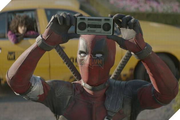 "Phim của tui được 300 triệu đô-la trong 3 ngày đầu đó nha Colossus!!!"