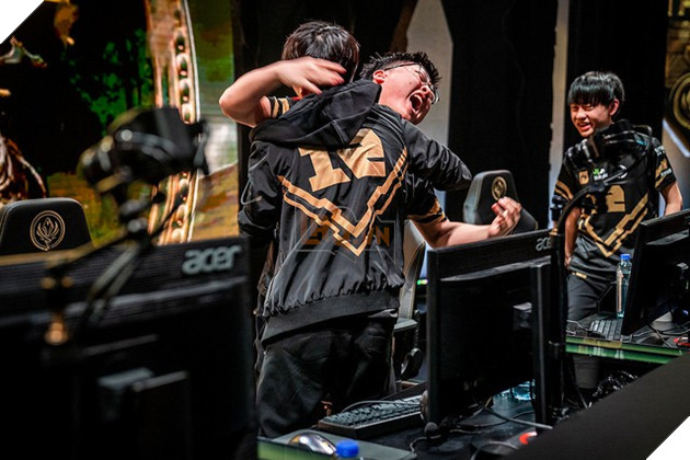 LMHT: Thấy chiến thuật của RNG có thể đánh bại các đội Hàn Quốc, Team WE cũng úp mở siêu xạ thủ sắp gia nhập