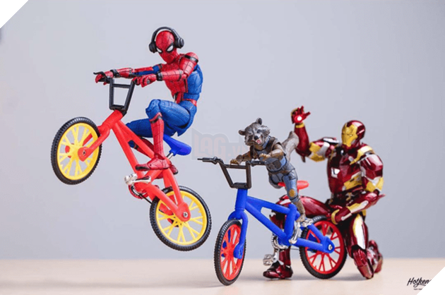 Ngưỡng mộ khả năng biến đồ chơi thành siêu anh hùng đời thực của nhiếp ảnh gia Nhật Bản
