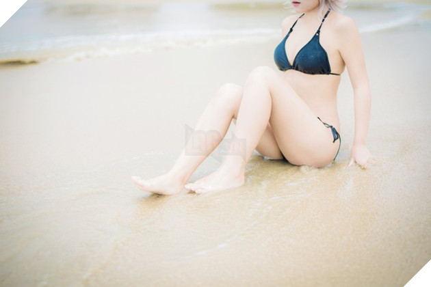 Cosplay nàng Saber trong trang phục áo tắm cực quyến rũ trong ngày hè nóng nực