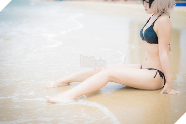 Cosplay nàng Saber trong trang phục áo tắm cực quyến rũ trong ngày hè nóng nực