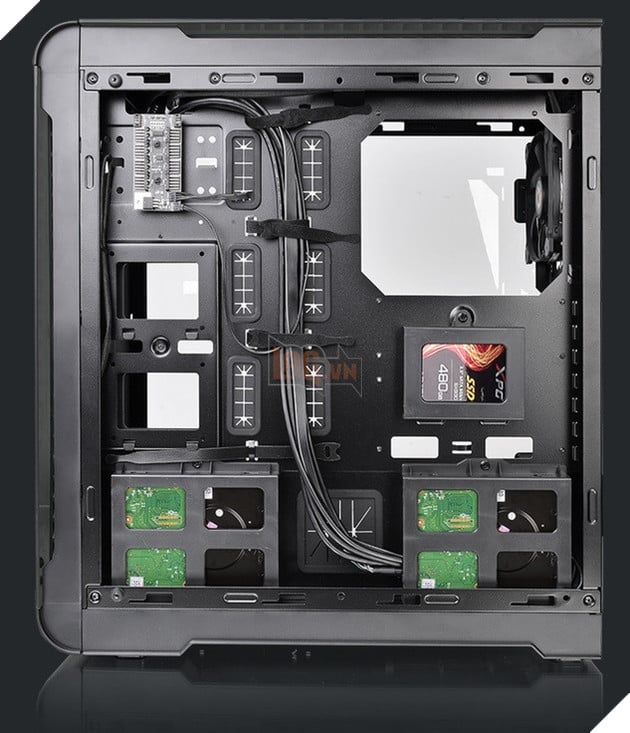 Thermaltake ra mắt case View 32 TG RGB: 4 mặt kính cường lực, 2 cửa hông bản lề 5