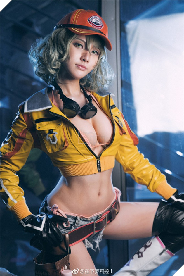 Cosplay Cindy Aurum cực nóng bỏng trong Final Fantasy XV