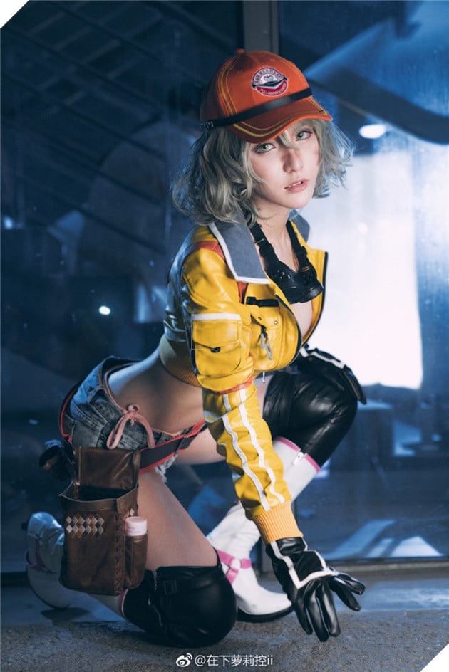 Cosplay Cindy Aurum cực nóng bỏng trong Final Fantasy XV
