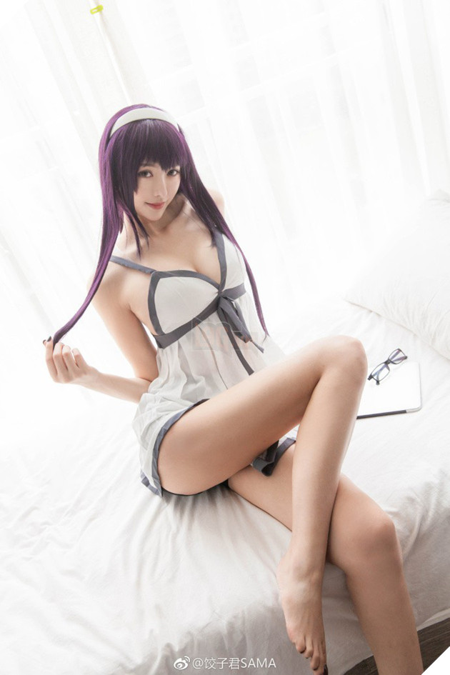 Chảy máu mũi với cosplay nàng Kasumigaoka Utaha trong Saekano: How to Raise a Boring Girlfriend