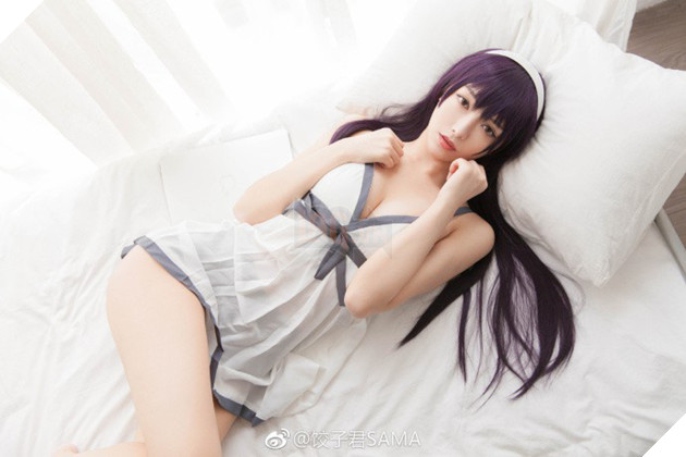 Chảy máu mũi với cosplay nàng Kasumigaoka Utaha trong Saekano: How to Raise a Boring Girlfriend