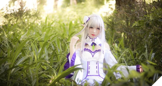 Cùng ngắm cosplay nàng công chúa tóc trắng Emilia cực dễ thương trong Re:Zero