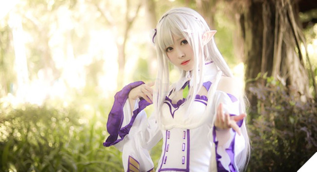 Cùng ngắm cosplay nàng công chúa tóc trắng Emilia cực dễ thương trong Re:Zero
