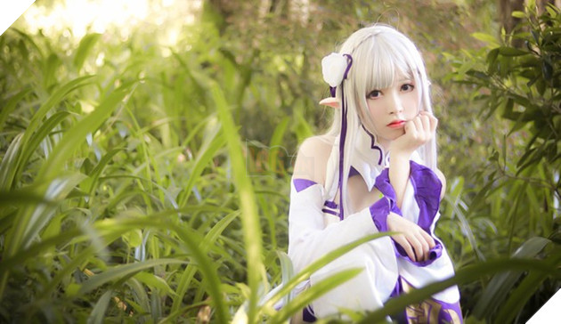 Cùng ngắm cosplay nàng công chúa tóc trắng Emilia cực dễ thương trong Re:Zero