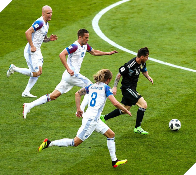 Messi đá thế thì lấy gì đọ với Ronaldo? - Bóng Đá