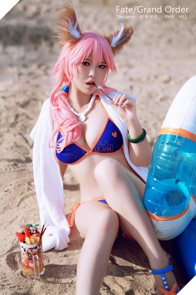 Ngộp thở với bộ ảnh cosplay Tamamo No Mae bikini rực lửa trong Fate/Grand Order