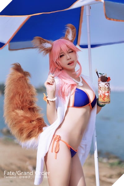 Ngộp thở với bộ ảnh cosplay Tamamo No Mae bikini rực lửa trong Fate/Grand Order 2