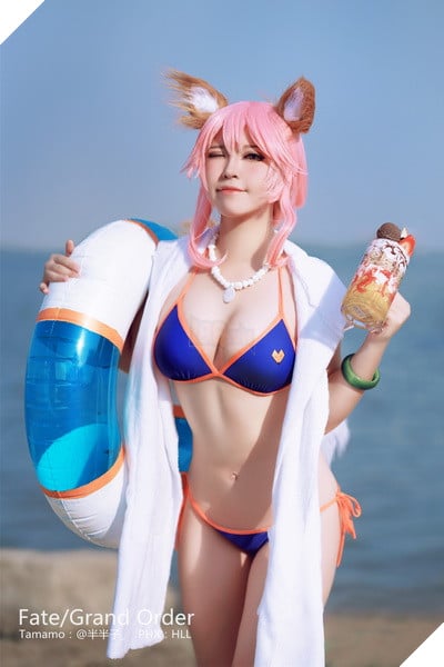 Ngộp thở với bộ ảnh cosplay Tamamo No Mae bikini rực lửa trong Fate/Grand Order 4