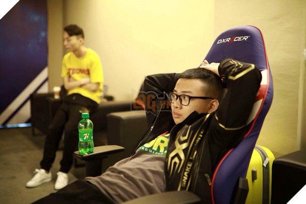 LMHT: SofM tỏa sáng tại LPL sau khi farm cháy máy với 760 chỉ số lính 2