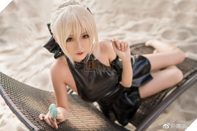 Cùng ngắm cosplay nàng Saber đầy vẻ ma mị và quyến rũ