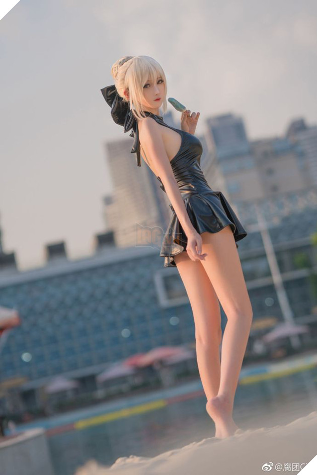 Cùng ngắm cosplay nàng Saber đầy vẻ ma mị và quyến rũ
