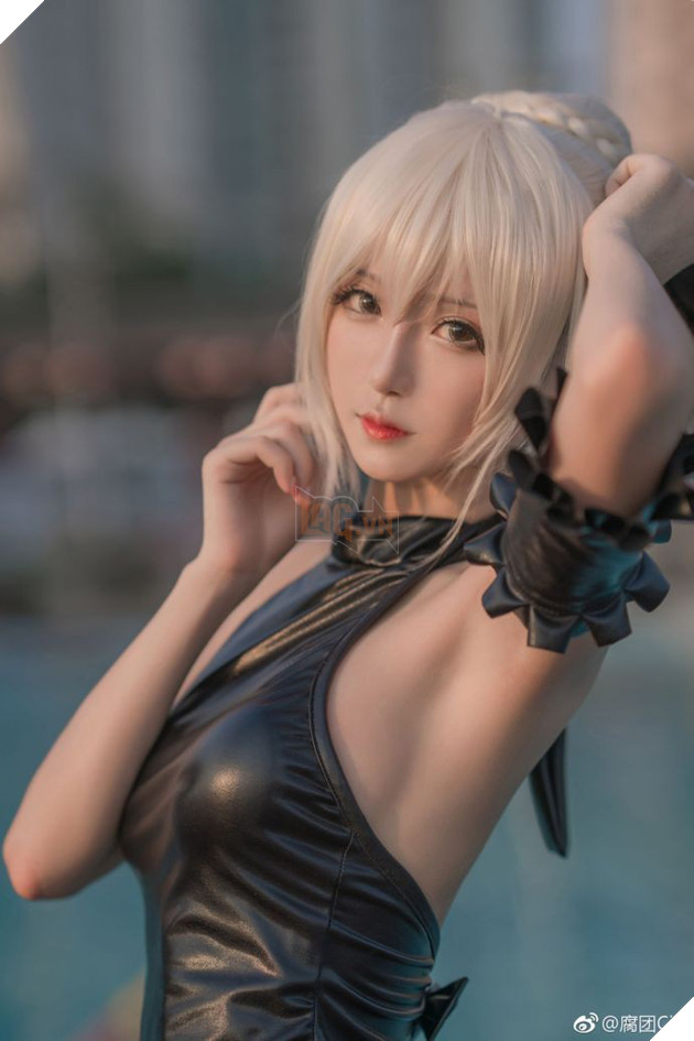 Cùng ngắm cosplay nàng Saber đầy vẻ ma mị và quyến rũ