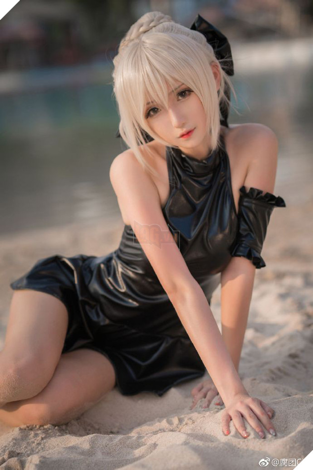 Cùng ngắm cosplay nàng Saber đầy vẻ ma mị và quyến rũ