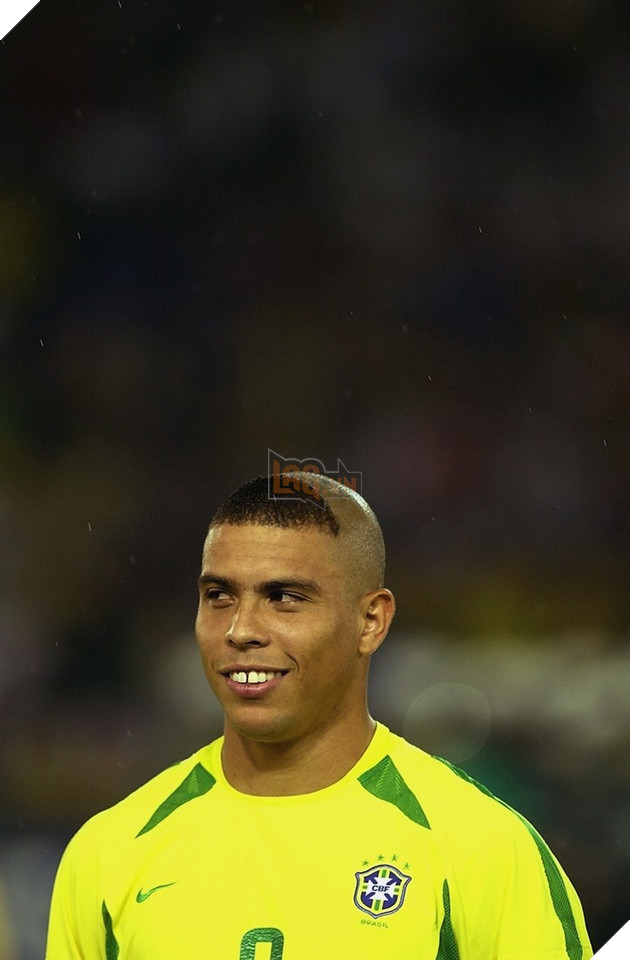 14 quả đầu đáng xấu hổ nhất mà các cầu thủ đã xuất hiện trong lịch sử World Cup