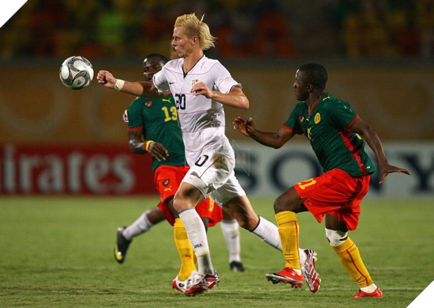 14 quả đầu đáng xấu hổ nhất mà các cầu thủ đã xuất hiện trong lịch sử World Cup 3