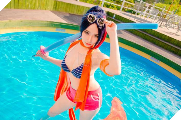 Bỏng mắt với Fiora Tiệc Bể Bơi, cosplay bởi cô nàng đến từ xứ sở Kim Chi