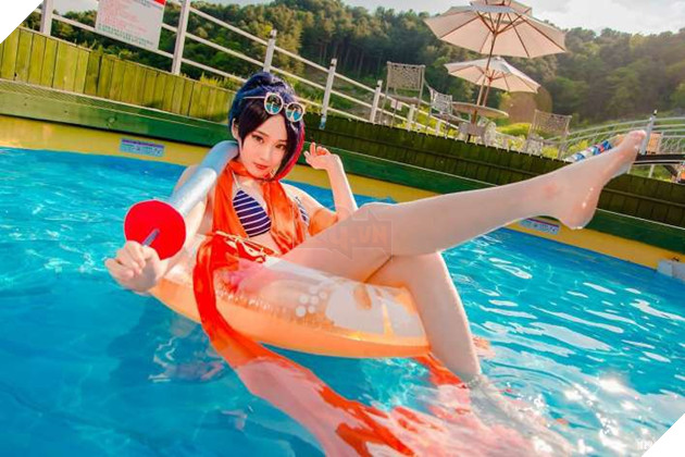 Bỏng mắt với Fiora Tiệc Bể Bơi, cosplay bởi cô nàng đến từ xứ sở Kim Chi