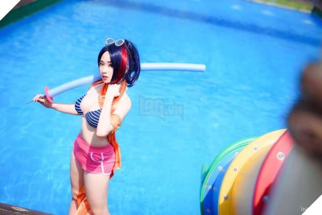 Bỏng mắt với Fiora Tiệc Bể Bơi, cosplay bởi cô nàng đến từ xứ sở Kim Chi